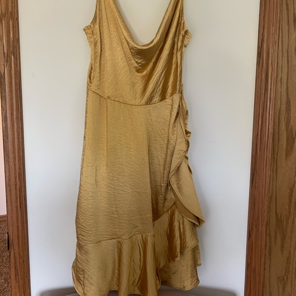 NWT Gold/ Mustard Silk Hello Molly Dress - Picture 5 of 8